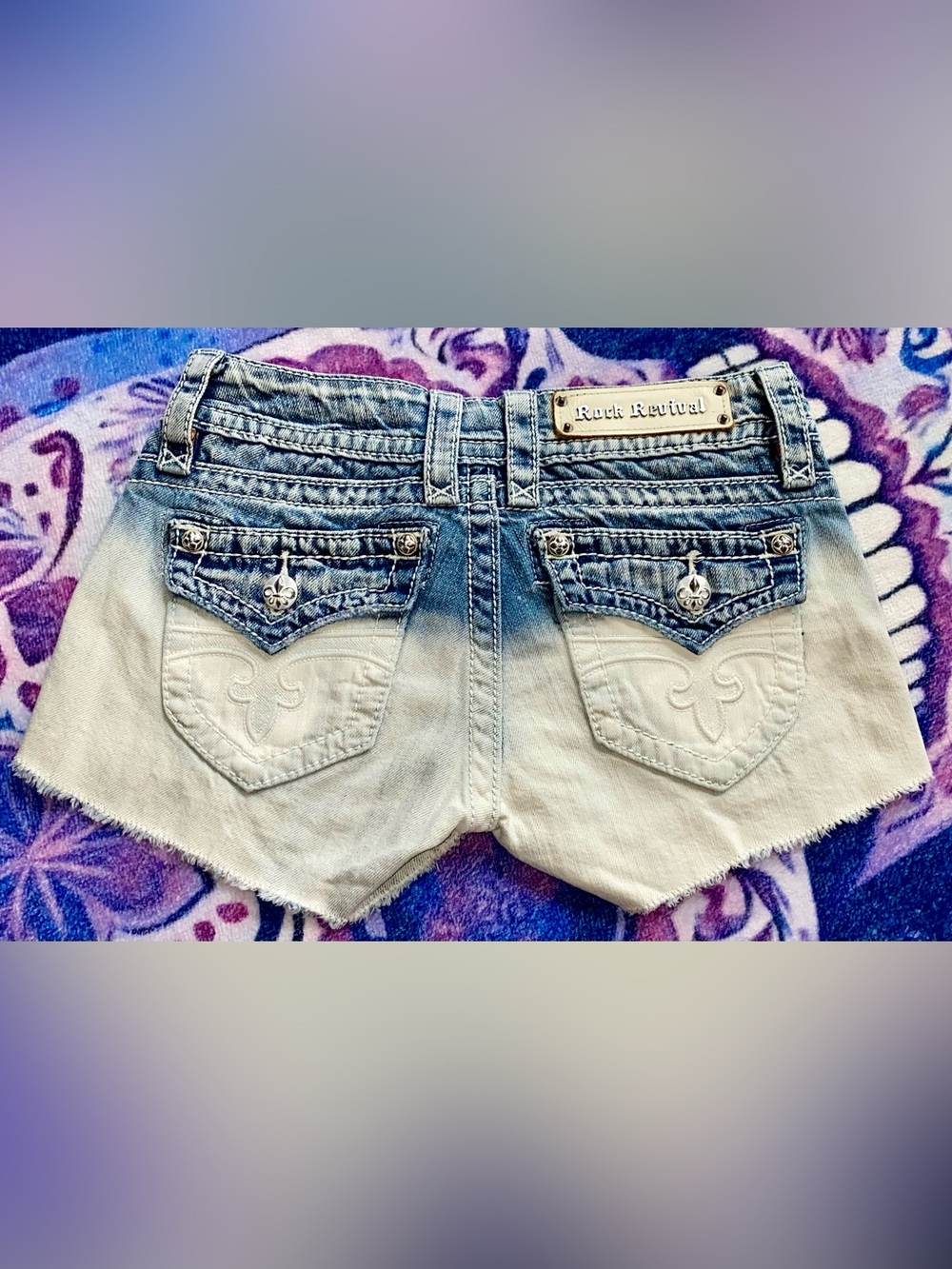 ROCK REVIVAL JEN CUTOFF ACID WASHED TWO TONE JEAN SHORTS 26 LIKE NEW RARE COLOR!